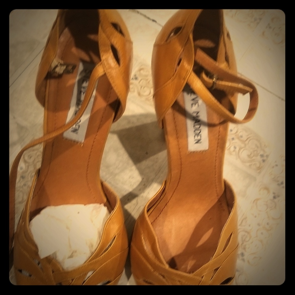 Tan Vintage  stock heel shoe design by Steve madde